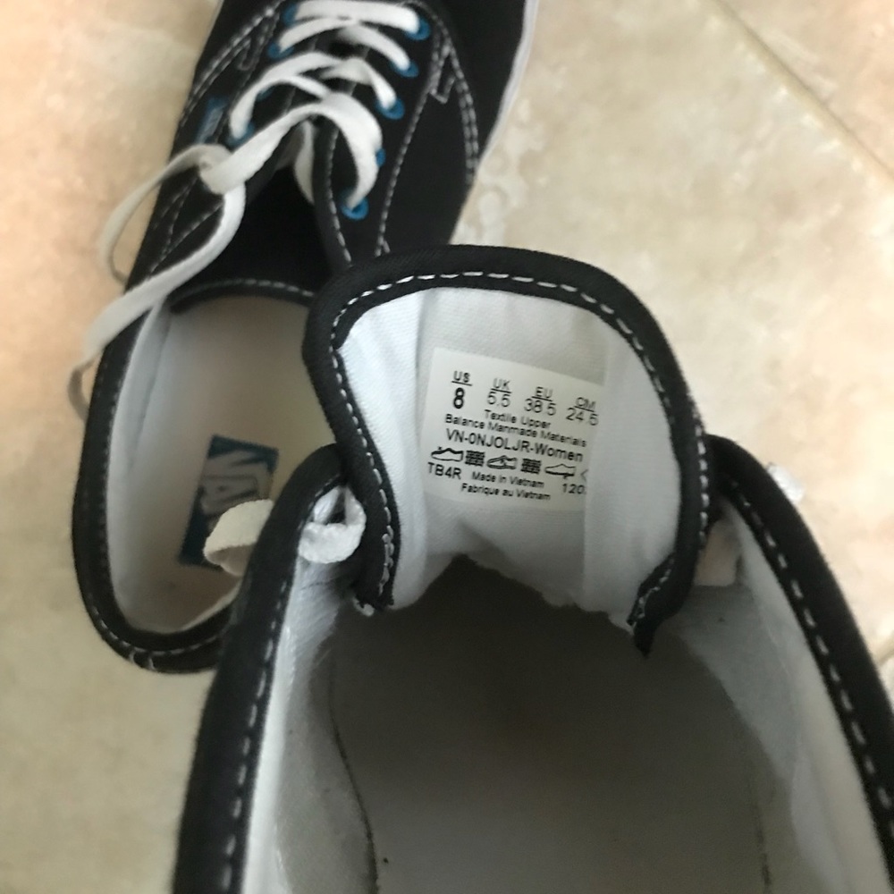 Authentic Vans - Picture 2 of 2